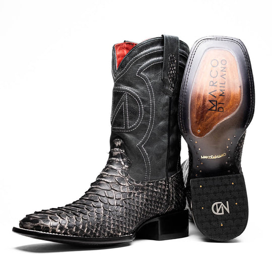 Western boots with pointed toe, black leather look and decorative stitching panels