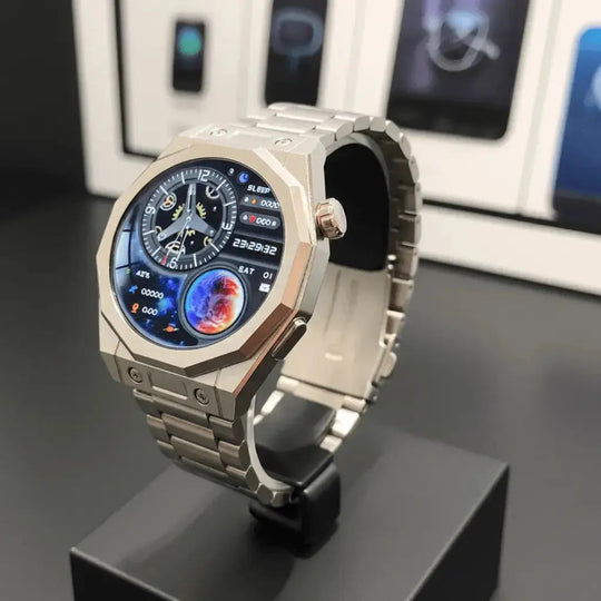 Smartwatch auf Basis, goldfarbenes Metallarmband; blaues Display mit Sport- und Statusanzeigen