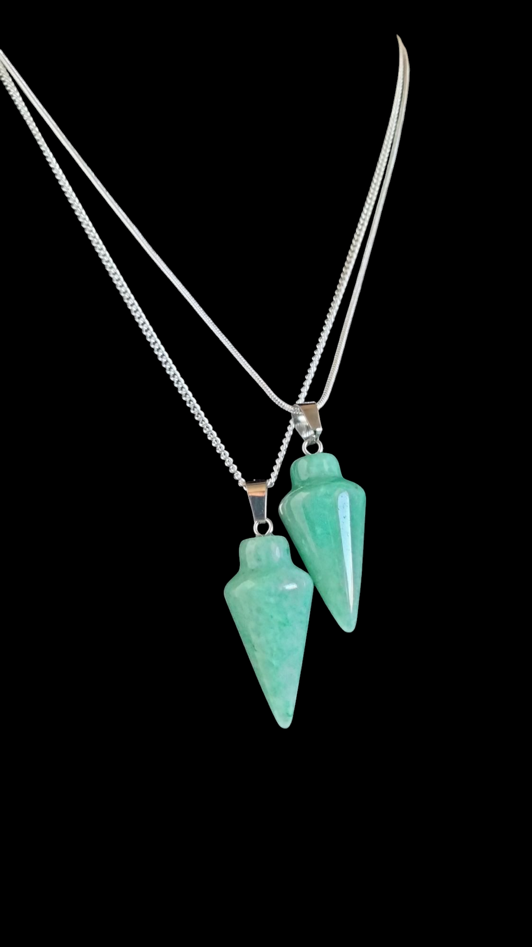 Silver pendulum necklace with green teardrop stone pendants