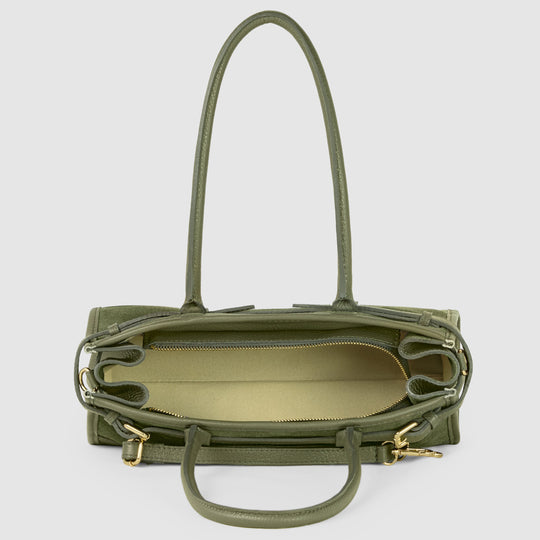 Schultertasche in Olivgrün, offen mit Reißverschluss; Innenraum und Umhängeriemen sichtbar